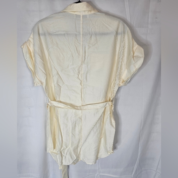DEREK Lam beige short sleeve button up top in size 4 cinched waist belt NWOT - Picture 4 of 4